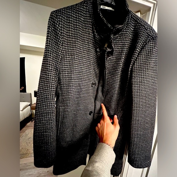 Zara men’s large pea coat, houndstooth - Picture 2 of 3
